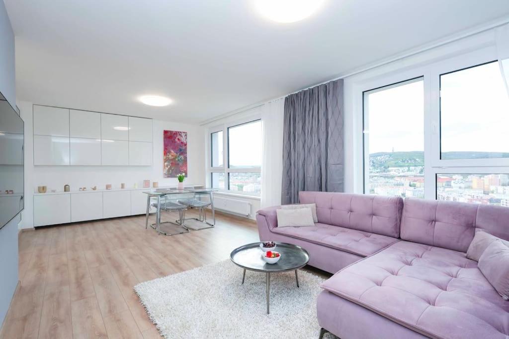 Danubius One - Spacious Apartment W Free Parking Μπρατισλάβα Εξωτερικό φωτογραφία