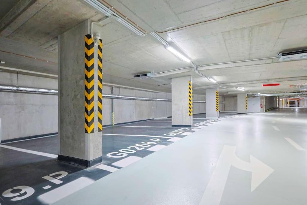 Danubius One - Spacious Apartment W Free Parking Μπρατισλάβα Εξωτερικό φωτογραφία