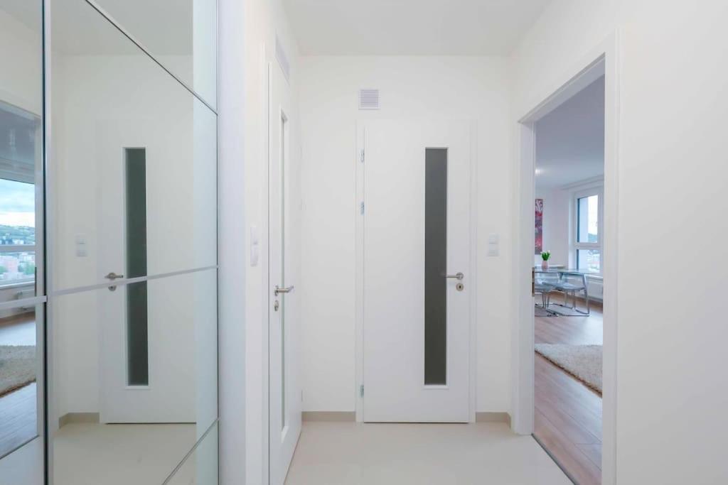 Danubius One - Spacious Apartment W Free Parking Μπρατισλάβα Εξωτερικό φωτογραφία