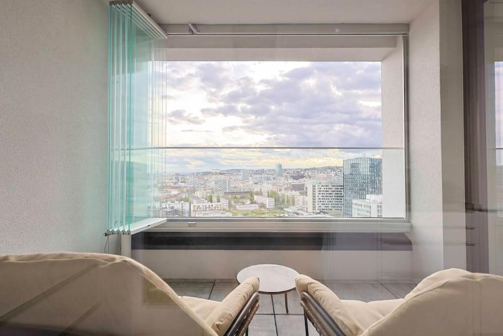 Danubius One - Spacious Apartment W Free Parking Μπρατισλάβα Εξωτερικό φωτογραφία