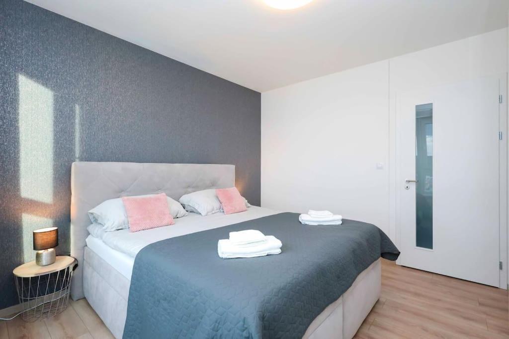 Danubius One - Spacious Apartment W Free Parking Μπρατισλάβα Εξωτερικό φωτογραφία