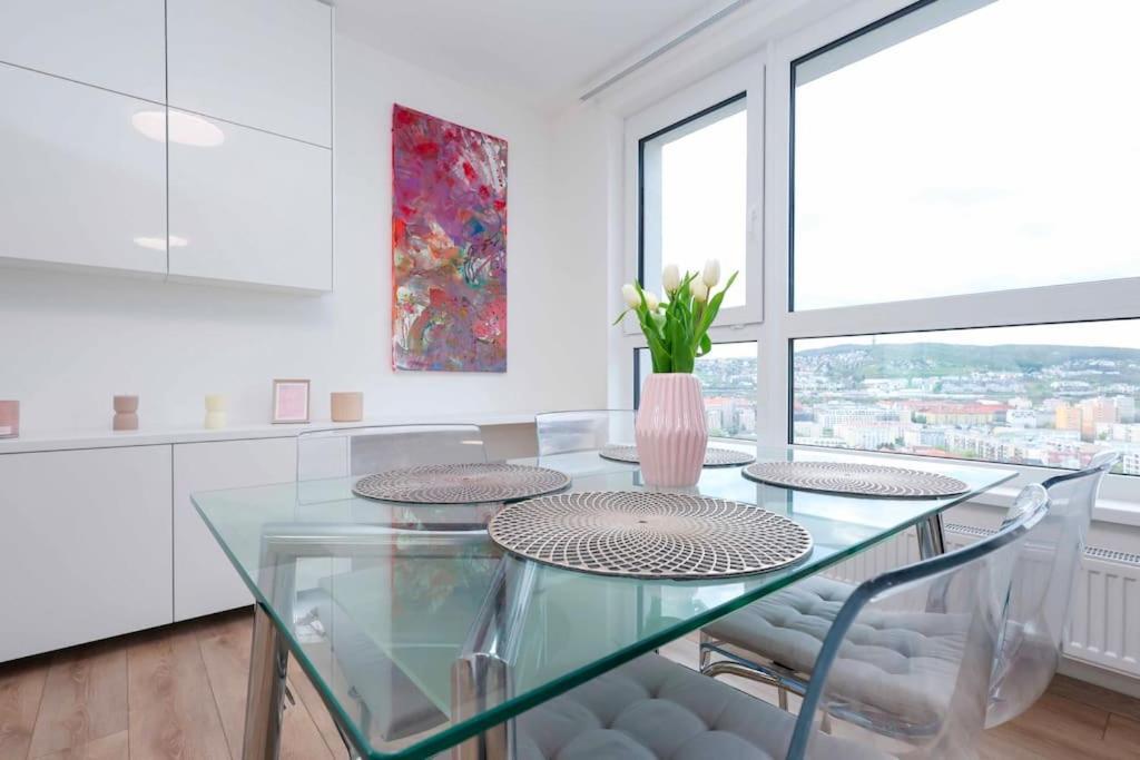 Danubius One - Spacious Apartment W Free Parking Μπρατισλάβα Εξωτερικό φωτογραφία